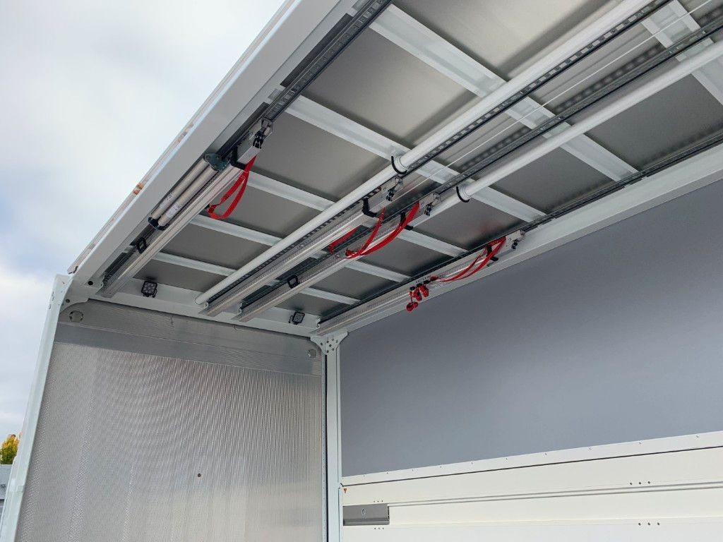 Zentralachsanhänger Swing-Board I tiefgekuppelt - Pótkocsi italszállító: 5 kép. Zentralachsanhänger Swing-Board I tiefgekuppelt - Pótkocsi italszállító: 5 kép.