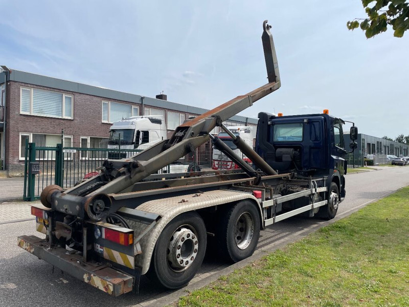 DAF CF 85 360 6x2 vdl 21 T haak - Teherautó - kábelrendszer: 3 kép. DAF CF 85 360 6x2 vdl 21 T haak - Teherautó - kábelrendszer: 3 kép.