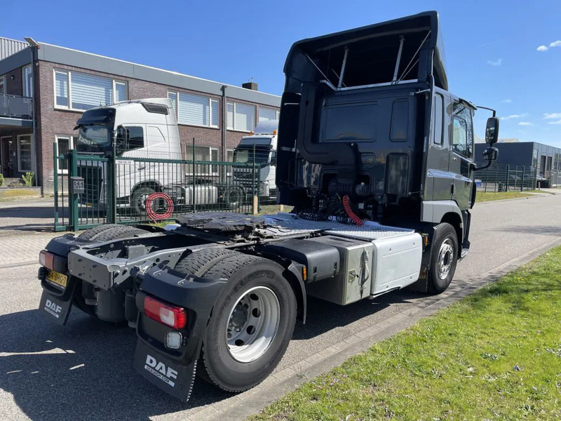 DAF CF 370 2016 only 562.000 km - Nyergesvontató: 3 kép. DAF CF 370 2016 only 562.000 km - Nyergesvontató: 3 kép.