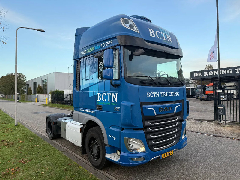 DAF XF 460 SSC 2013 euro 6 - Nyergesvontató: 2 kép. DAF XF 460 SSC 2013 euro 6 - Nyergesvontató: 2 kép.