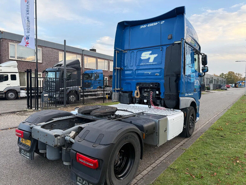 DAF XF 460 SSC 2013 euro 6 - Nyergesvontató: 4 kép. DAF XF 460 SSC 2013 euro 6 - Nyergesvontató: 4 kép.