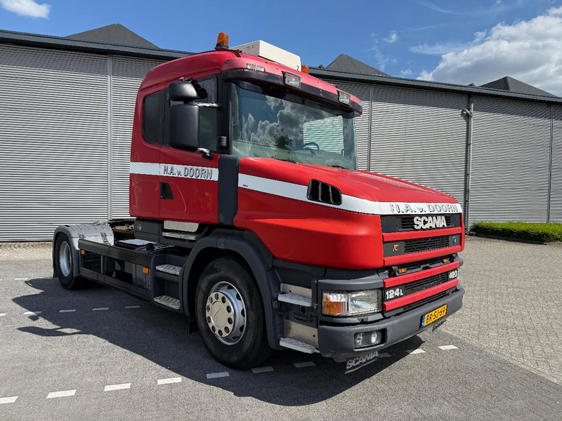 Scania T124-420 T 124-420 TORPEDO - Nyergesvontató: 2 kép. Scania T124-420 T 124-420 TORPEDO - Nyergesvontató: 2 kép.