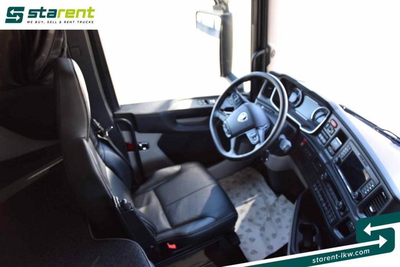 Nyergesvontató Scania S560 Retarder Navi LED-Lichter Ledersitze ACC: 17 kép.