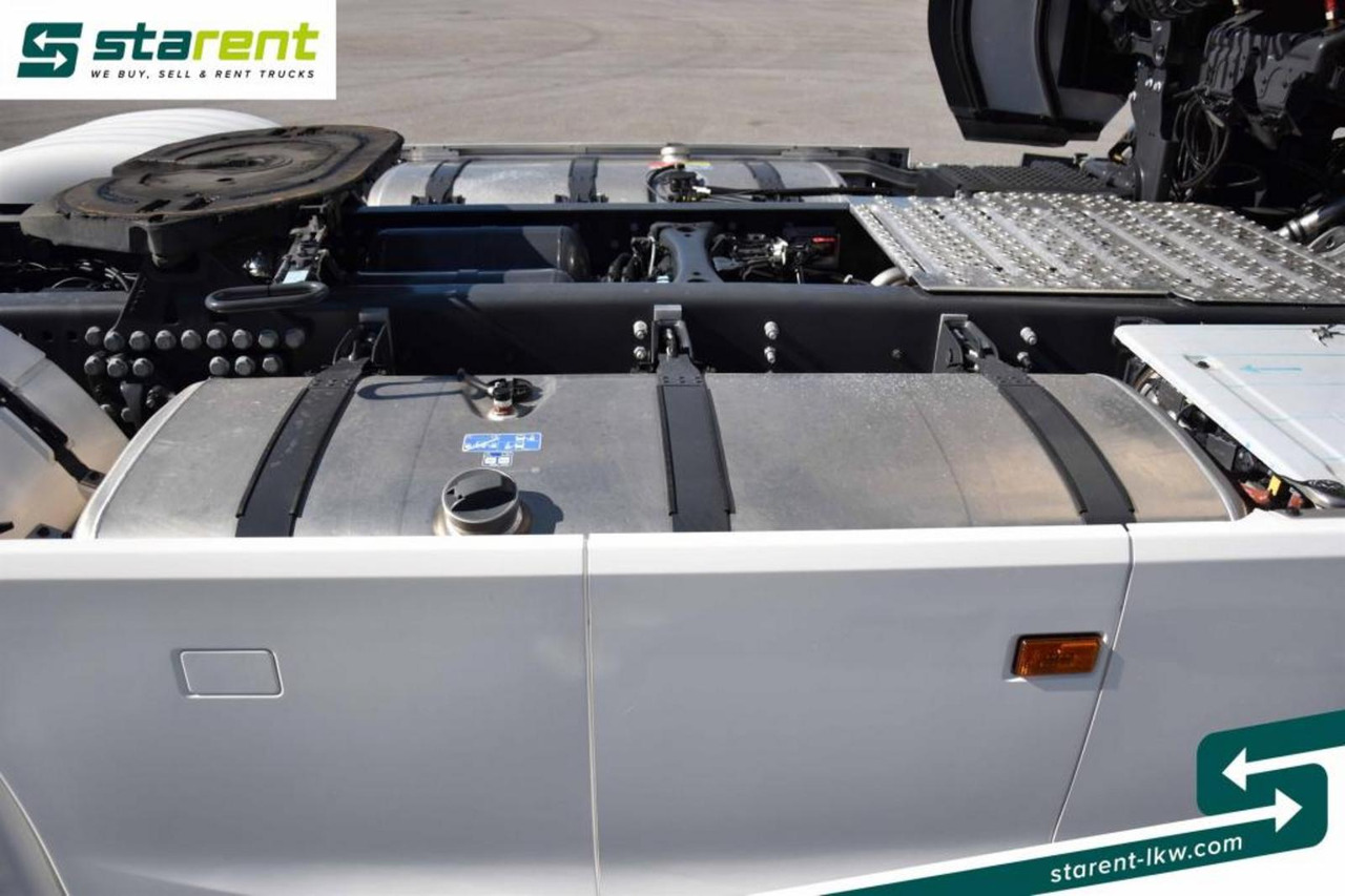 Nyergesvontató Scania S560 Retarder Navi LED-Lichter Ledersitze ACC: 10 kép.