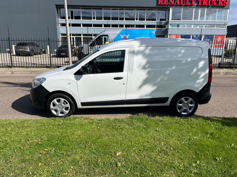 Dacia Dokker 1.5 dci 75 pk Euro 6 - Kis furgon: 3 kép. Dacia Dokker 1.5 dci 75 pk Euro 6 - Kis furgon: 3 kép.