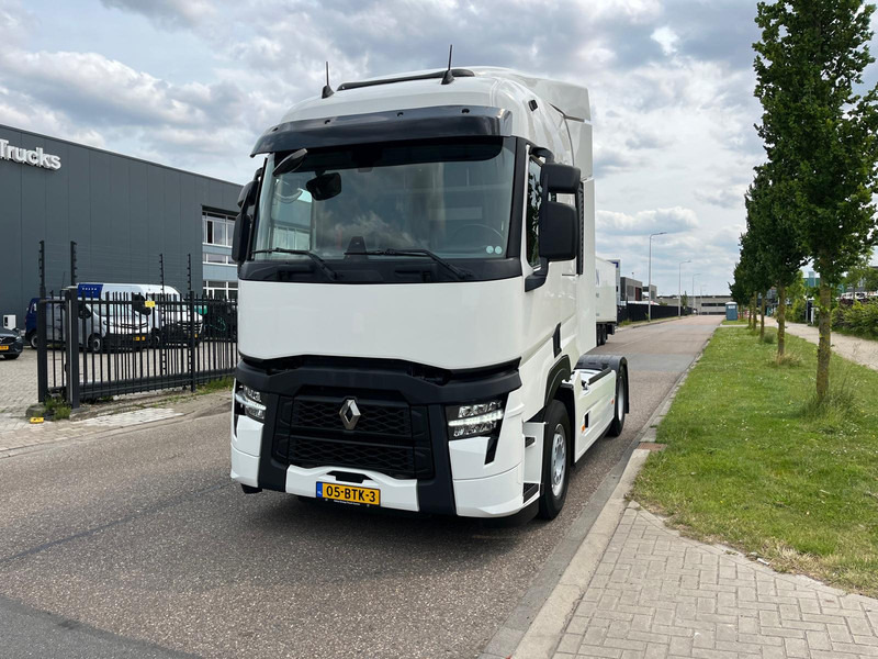 Renault T-13 Evo 480 T4x2, Sleeper Cabine, Airco, Nav, Camers - Nyergesvontató: 4 kép. Renault T-13 Evo 480 T4x2, Sleeper Cabine, Airco, Nav, Camers - Nyergesvontató: 4 kép.