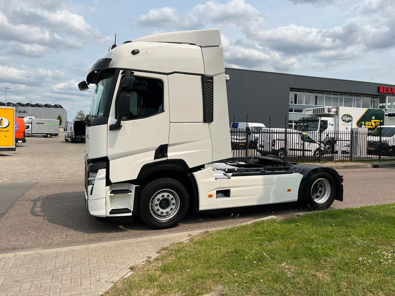 Renault T-13 Evo 480 T4x2, Sleeper Cabine, Airco, Nav, Camers - Nyergesvontató: 2 kép. Renault T-13 Evo 480 T4x2, Sleeper Cabine, Airco, Nav, Camers - Nyergesvontató: 2 kép.
