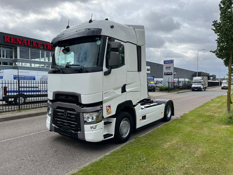 Renault T-13 High 480 T4x2, High Sleeper, Airco, Nav, Camera - Nyergesvontató: 1 kép. Renault T-13 High 480 T4x2, High Sleeper, Airco, Nav, Camera - Nyergesvontató: 1 kép.