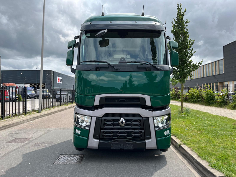 Renault T-13 High 480 T4x2, Highsleeper, Airco, Nav, Bluetooth - Nyergesvontató: 4 kép. Renault T-13 High 480 T4x2, Highsleeper, Airco, Nav, Bluetooth - Nyergesvontató: 4 kép.