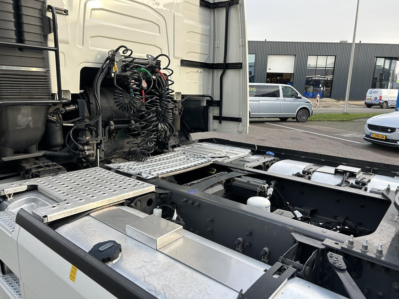 Volvo FH - Nyergesvontató: 5 kép. Volvo FH - Nyergesvontató: 5 kép.