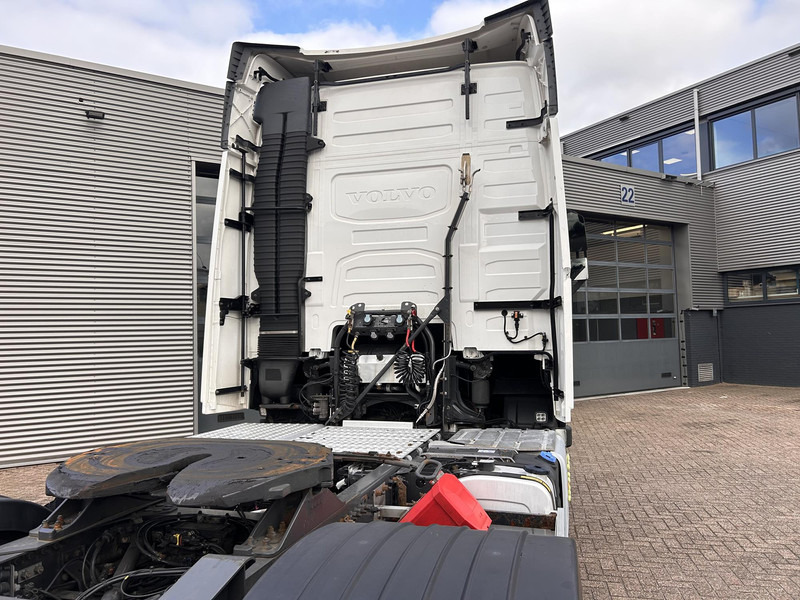 Volvo FH - Nyergesvontató: 4 kép. Volvo FH - Nyergesvontató: 4 kép.