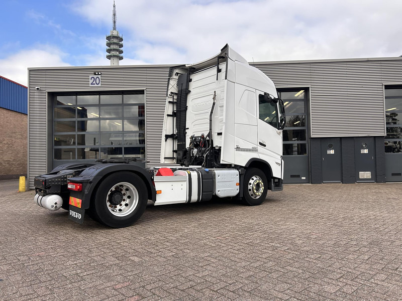 Volvo FH - Nyergesvontató: 3 kép. Volvo FH - Nyergesvontató: 3 kép.