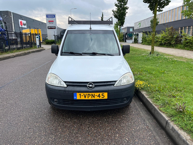Opel Combo 1.3 CDTI, Airco, Radio, Roofrack - Kis furgon: 4 kép. Opel Combo 1.3 CDTI, Airco, Radio, Roofrack - Kis furgon: 4 kép.