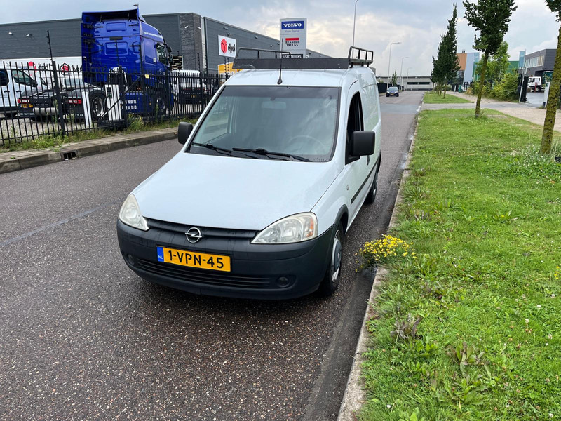 Opel Combo 1.3 CDTI, Airco, Radio, Roofrack - Kis furgon: 3 kép. Opel Combo 1.3 CDTI, Airco, Radio, Roofrack - Kis furgon: 3 kép.
