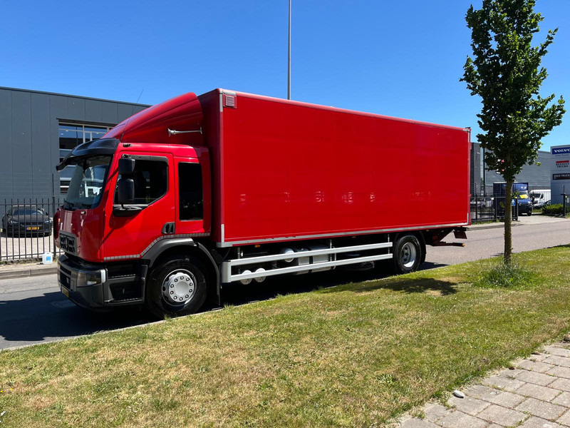 Renault D 19 Wide 280 Euro 6 4x2, Global Cab, Airco, Nav, Camera - Dobozos felépítményű teherautó: 2 kép. Renault D 19 Wide 280 Euro 6 4x2, Global Cab, Airco, Nav, Camera - Dobozos felépítményű teherautó: 2 kép.