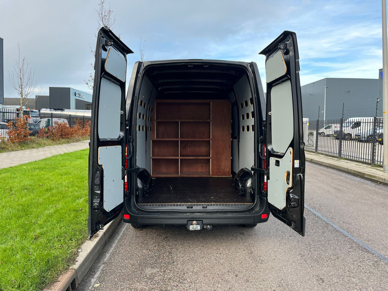Kis furgon Renault Master 130.33 L2H2 2.3dci: 15 kép.