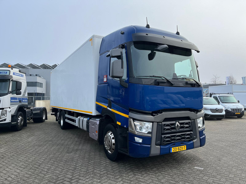 Renault T-11 SLEEPERCAB 380 P6X2 COMFORT - Dobozos felépítményű teherautó: 5 kép. Renault T-11 SLEEPERCAB 380 P6X2 COMFORT - Dobozos felépítményű teherautó: 5 kép.