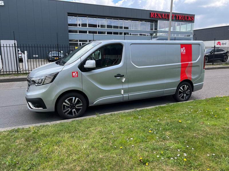 Renault Trafic E-Tech Exclusive Red L2 H1, Airco, Nav, Camera - Kis furgon, Elektromos kisteherautó: 2 kép. Renault Trafic E-Tech Exclusive Red L2 H1, Airco, Nav, Camera - Kis furgon, Elektromos kisteherautó: 2 kép.