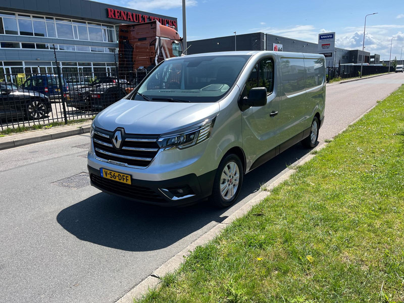 Renault Trafic E-Tech Red L2 H1, Airco, Nav, Camera - Kis furgon, Elektromos kisteherautó: 3 kép. Renault Trafic E-Tech Red L2 H1, Airco, Nav, Camera - Kis furgon, Elektromos kisteherautó: 3 kép.