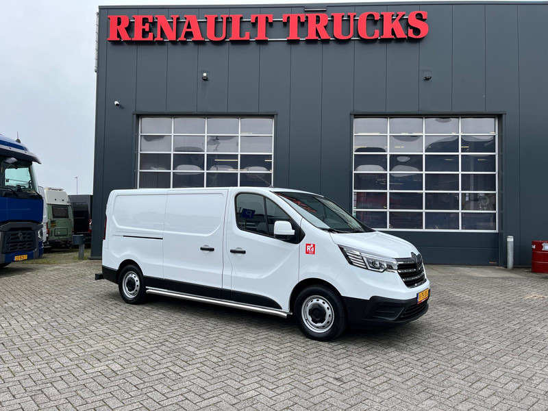 Renault Trafic E-Tech Red L2 H1, Nieuwstaat/New condition, Lees omschrijving/Read description - Kis furgon, Elektromos kisteherautó: 2 kép. Renault Trafic E-Tech Red L2 H1, Nieuwstaat/New condition, Lees omschrijving/Read description - Kis furgon, Elektromos kisteherautó: 2 kép.
