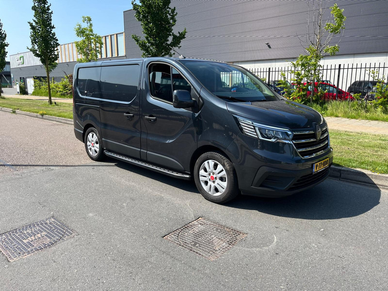 Renault Trafic Red 2.0 CDI, L1 H1, 150 PK, Euro 6, Airco, cruise, nav, camera, - Kis furgon: 5 kép. Renault Trafic Red 2.0 CDI, L1 H1, 150 PK, Euro 6, Airco, cruise, nav, camera, - Kis furgon: 5 kép.