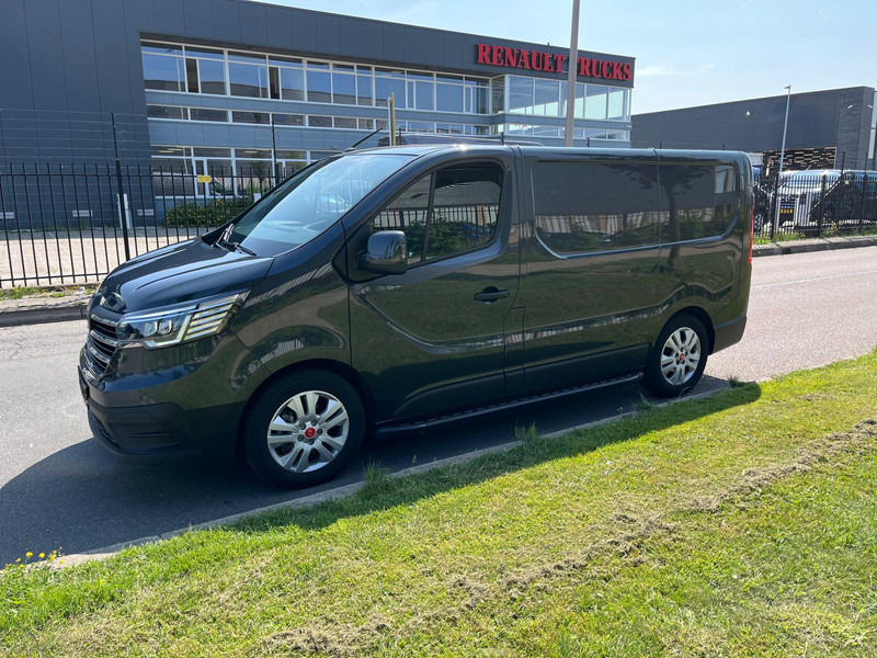 Renault Trafic Red 2.0 CDI, L1 H1, 150 PK, Euro 6, Airco, cruise, nav, camera, - Kis furgon: 2 kép. Renault Trafic Red 2.0 CDI, L1 H1, 150 PK, Euro 6, Airco, cruise, nav, camera, - Kis furgon: 2 kép.