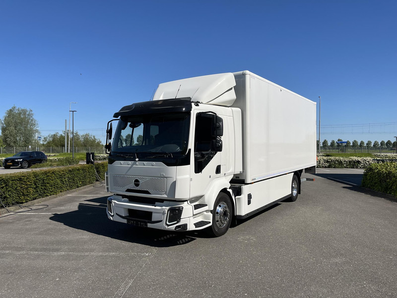 Volvo FL ELECTRIC - Dobozos felépítményű teherautó, Elektromos teherautó: 2 kép. Volvo FL ELECTRIC - Dobozos felépítményű teherautó, Elektromos teherautó: 2 kép.