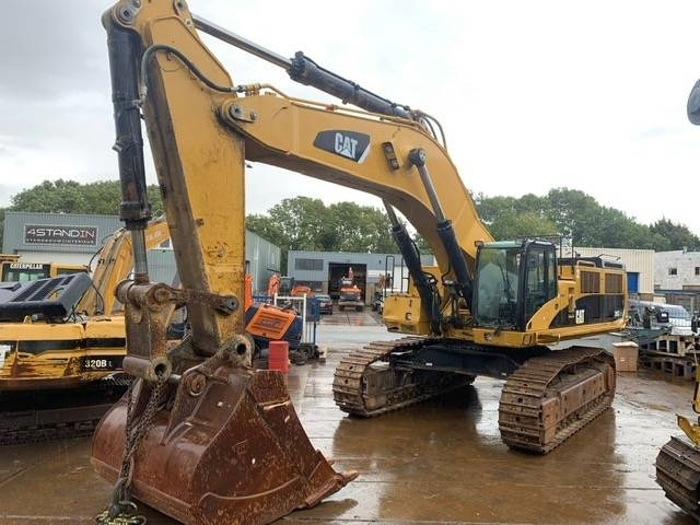 CAT 385 C L 385CL - Lánctalpas kotró: 4 kép. CAT 385 C L 385CL - Lánctalpas kotró: 4 kép.