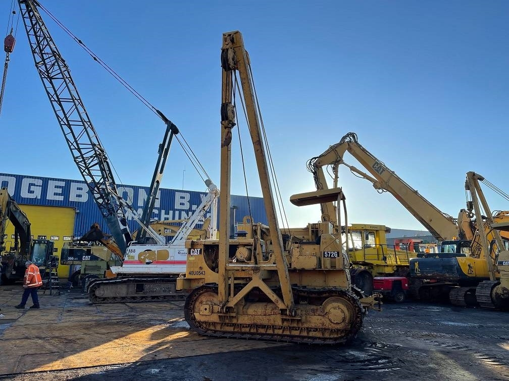 CAT 572 G - Csőfektető: 2 kép. CAT 572 G - Csőfektető: 2 kép.