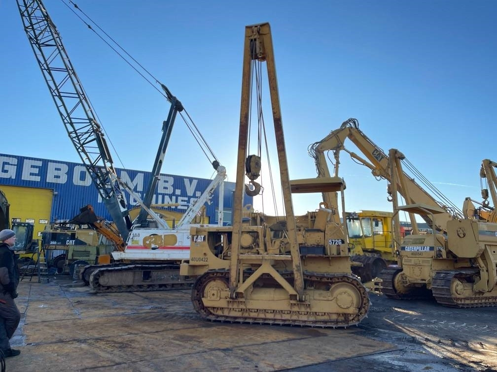 CAT 572 G - Csőfektető: 2 kép. CAT 572 G - Csőfektető: 2 kép.