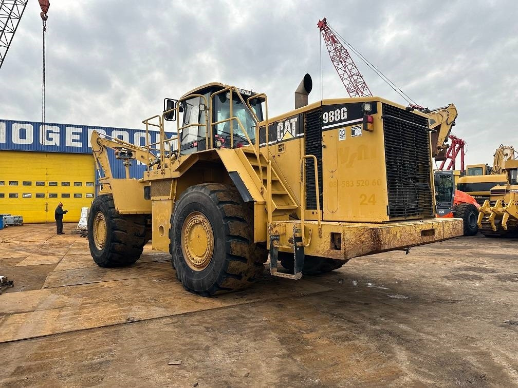 CAT 988 G - Gumikerekes homlokrakodó: 5 kép. CAT 988 G - Gumikerekes homlokrakodó: 5 kép.