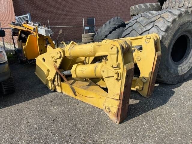 CAT D 8 R Ripper CAT D 8 R Ripper - Lazító - Építőipari gépek: 1 kép. CAT D 8 R Ripper CAT D 8 R Ripper - Lazító - Építőipari gépek: 1 kép.