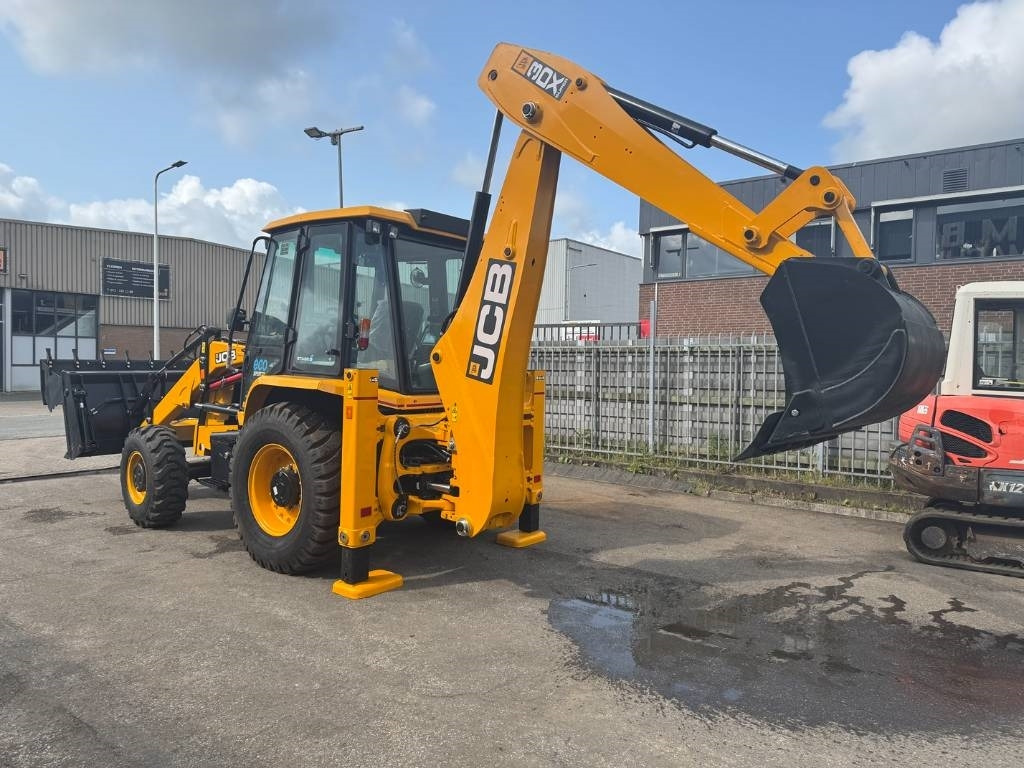 JCB 3dx 6 in 1 bucket ( UNUSED ) - Kotrórakodó: 3 kép. JCB 3dx 6 in 1 bucket ( UNUSED ) - Kotrórakodó: 3 kép.