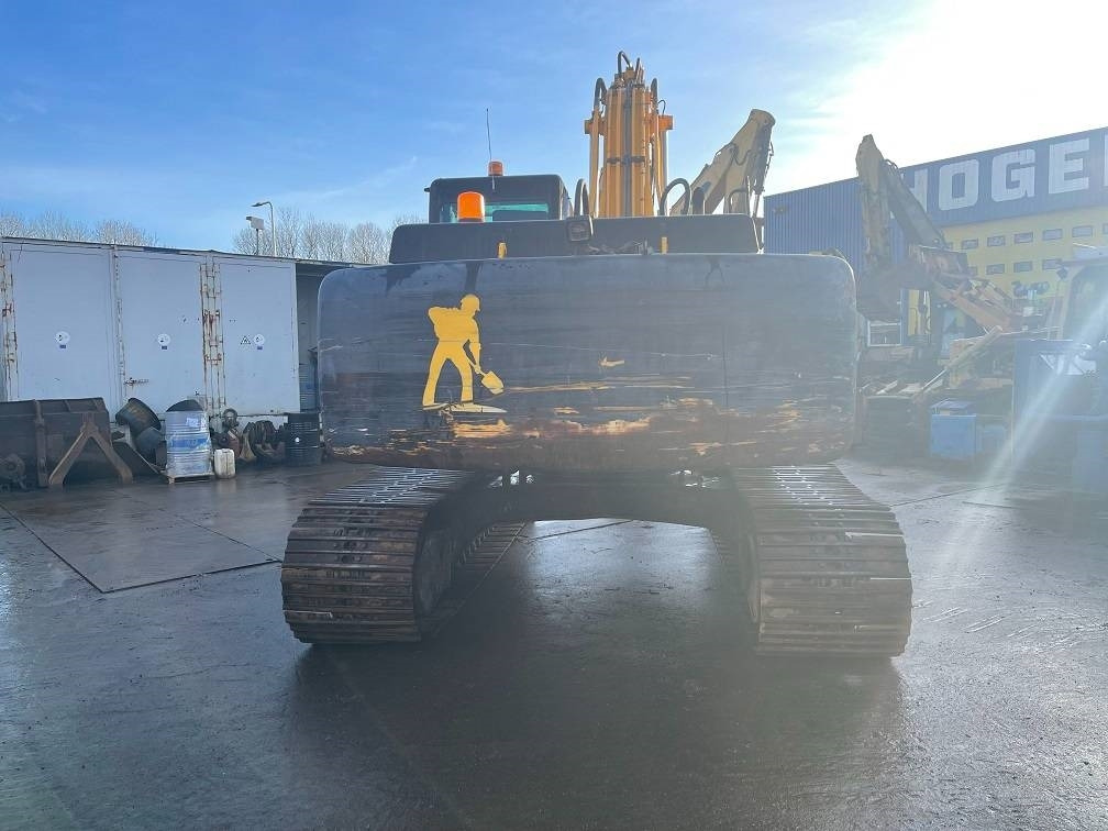 JCB JS 200 - Lánctalpas kotró: 4 kép. JCB JS 200 - Lánctalpas kotró: 4 kép.