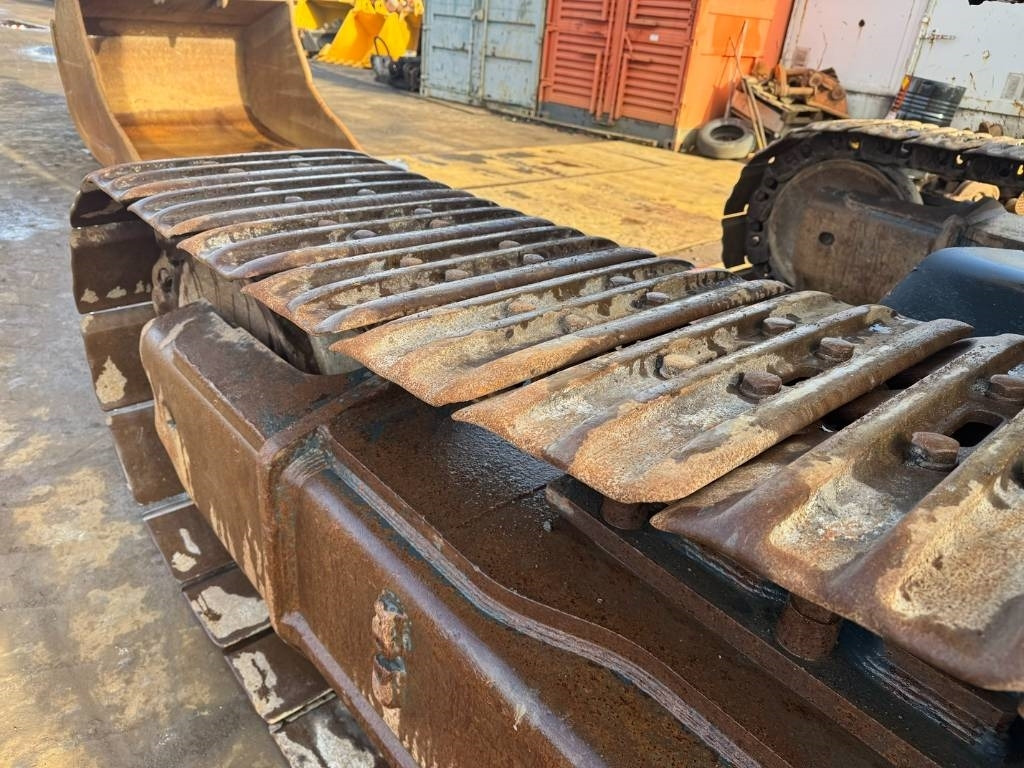 Lánctalpas kotró Komatsu PC 490 LC-10: 14 kép. Lánctalpas kotró Komatsu PC 490 LC-10: 14 kép.