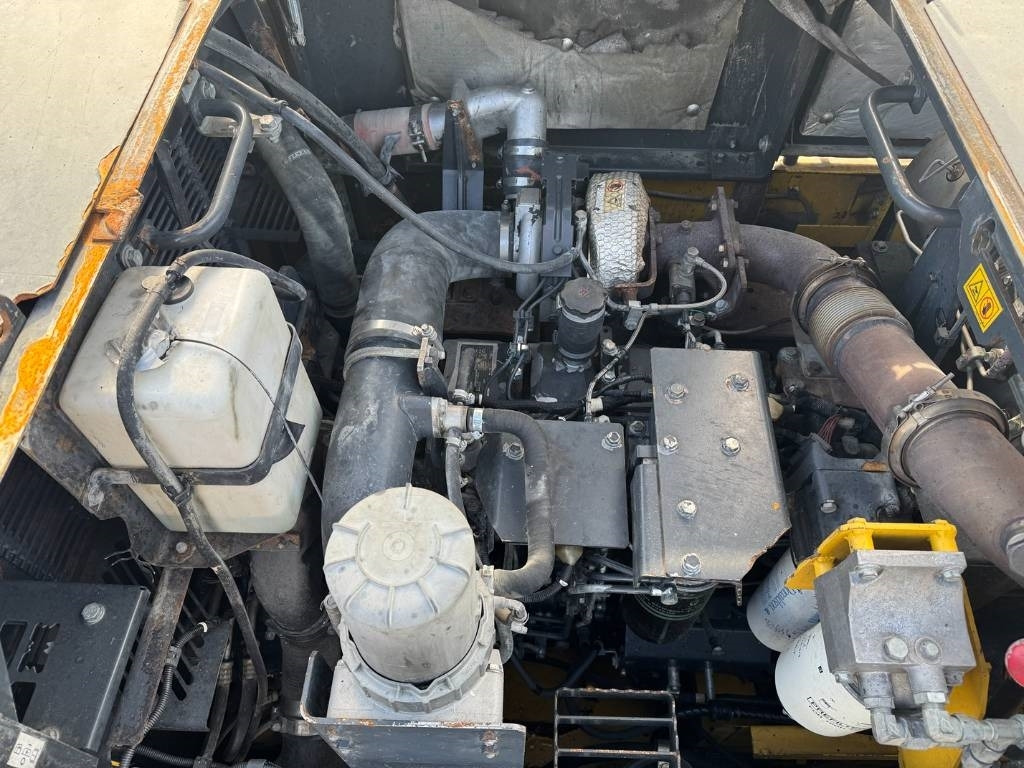 Lánctalpas kotró Komatsu PC 490 LC-10: 17 kép. Lánctalpas kotró Komatsu PC 490 LC-10: 17 kép.