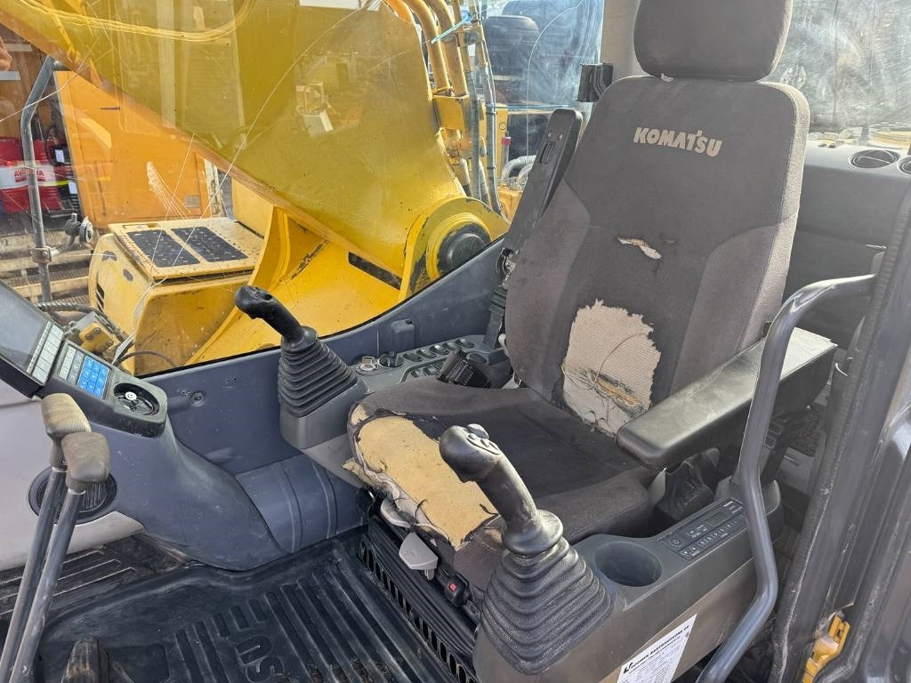 Lánctalpas kotró Komatsu PC 490 LC-10: 19 kép. Lánctalpas kotró Komatsu PC 490 LC-10: 19 kép.