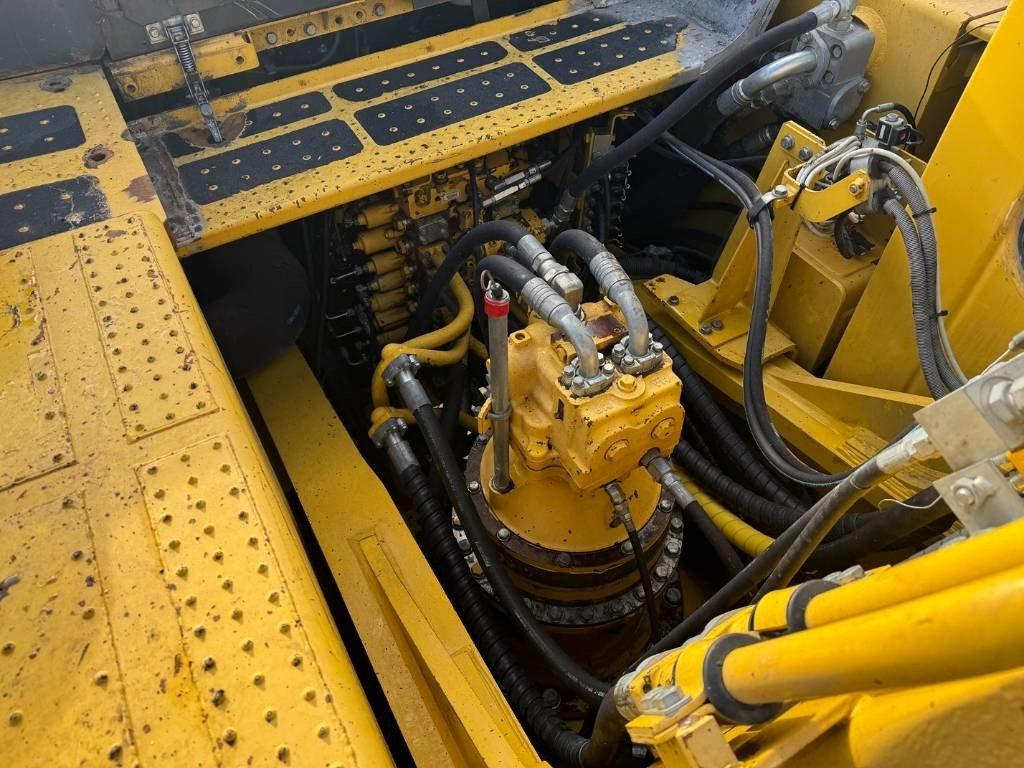 Lánctalpas kotró Komatsu PC 490 LC-10: 16 kép. Lánctalpas kotró Komatsu PC 490 LC-10: 16 kép.