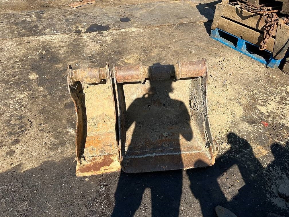 Kubota KX 121-3 - Minikotró: 3 kép. Kubota KX 121-3 - Minikotró: 3 kép.