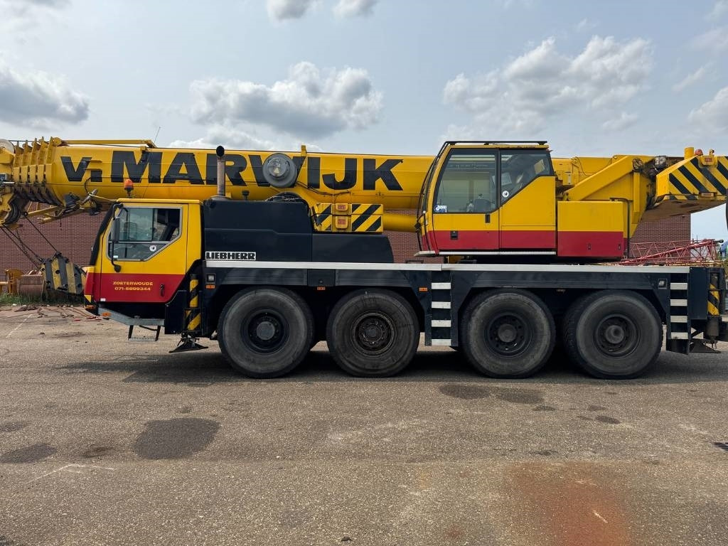 Liebherr LTM 1070-4.1 - Terepjáró autódaru: 2 kép. Liebherr LTM 1070-4.1 - Terepjáró autódaru: 2 kép.