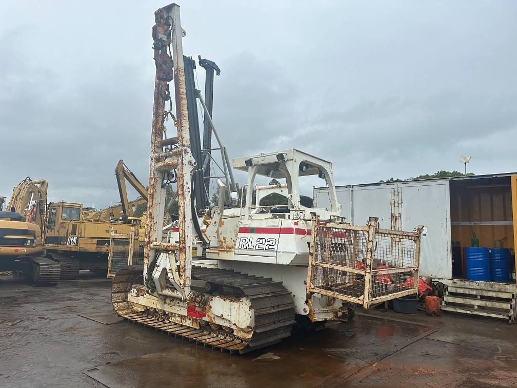 Liebherr RL 22 B - Csőfektető: 3 kép. Liebherr RL 22 B - Csőfektető: 3 kép.