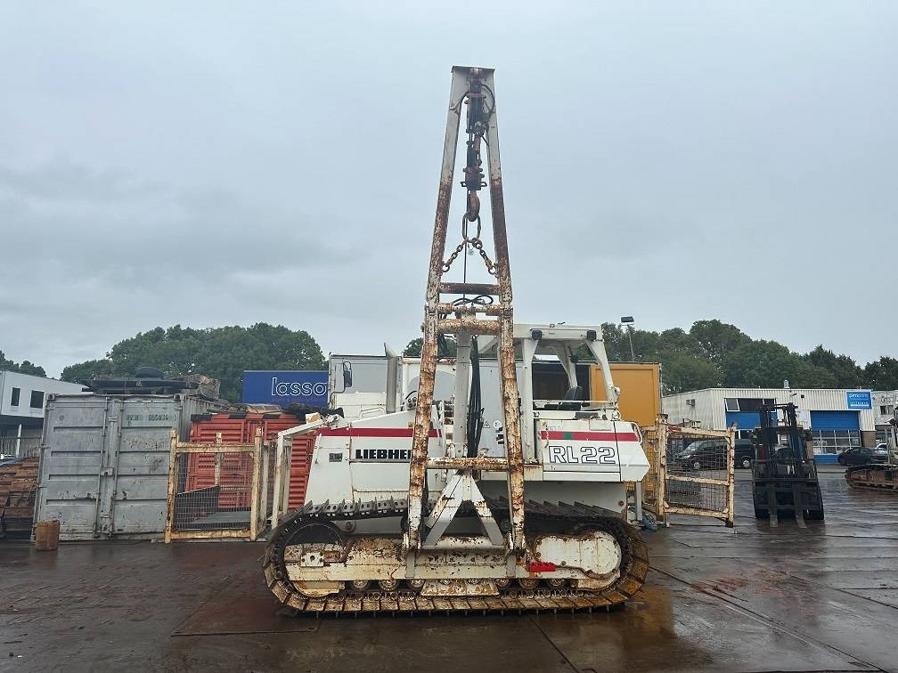 Liebherr RL 22 B - Csőfektető: 2 kép. Liebherr RL 22 B - Csőfektető: 2 kép.