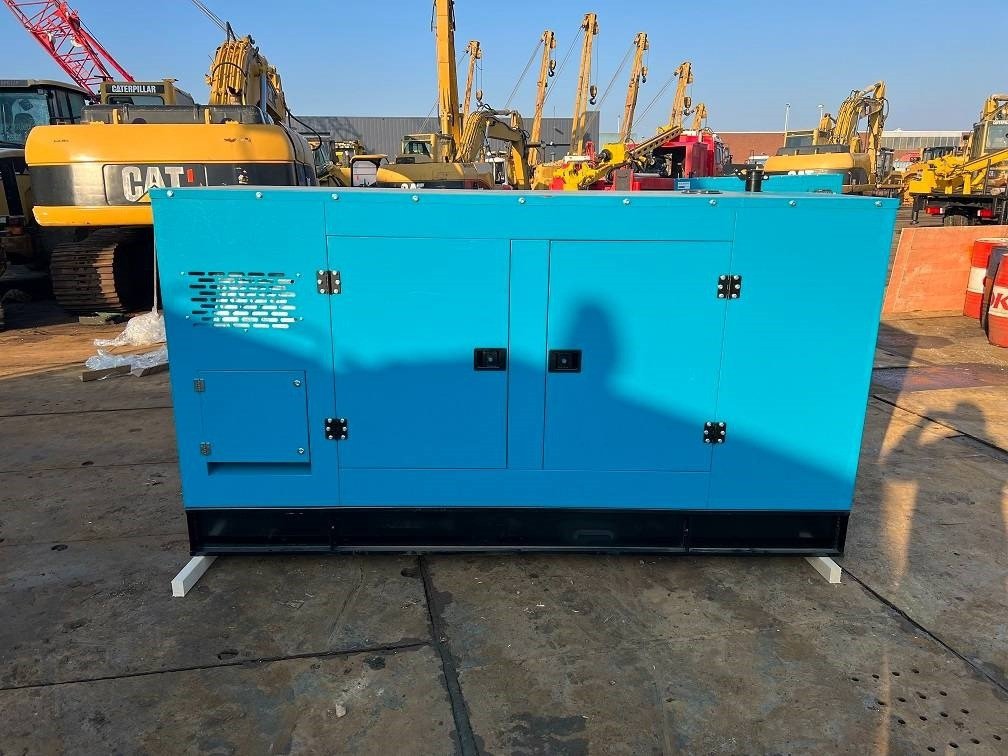 Ricardo 150KVA (120KW) SILENT GENERATOR 3 PHASE 50HZ 400V - Áramfejlesztő: 5 kép. Ricardo 150KVA (120KW) SILENT GENERATOR 3 PHASE 50HZ 400V - Áramfejlesztő: 5 kép.