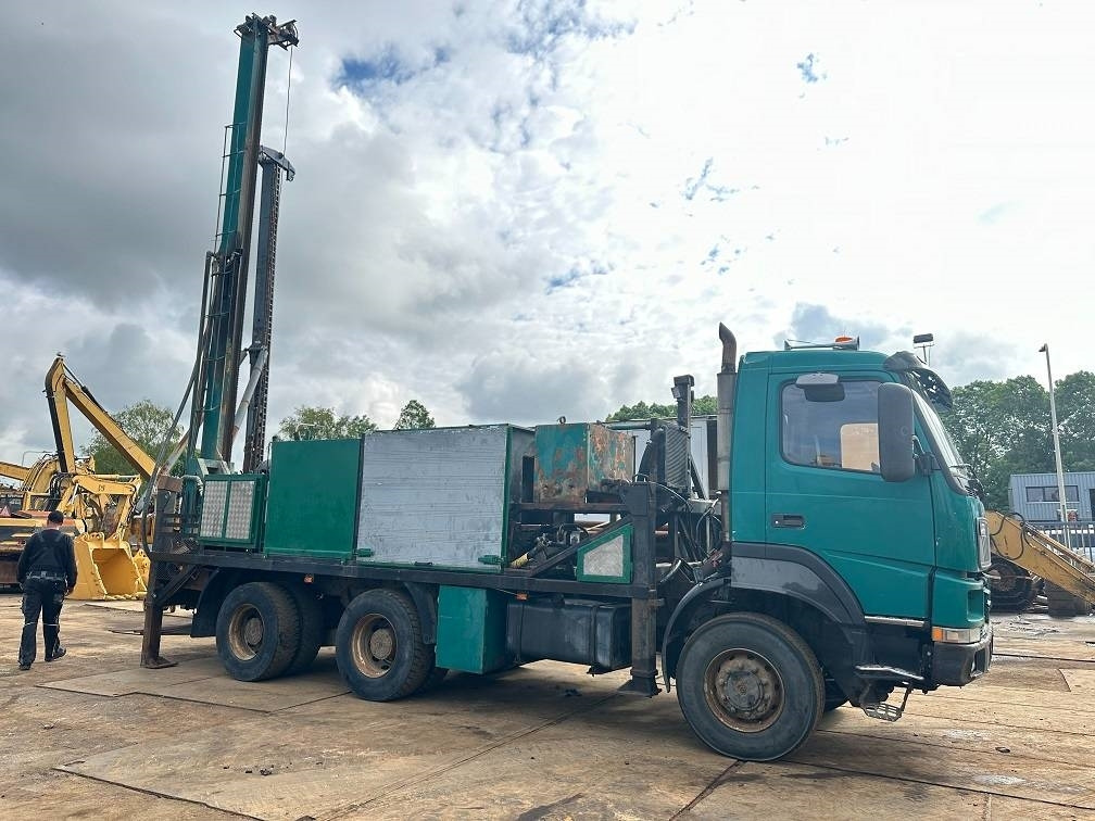 Volvo terberg fm1350 waterdrill 500m mudpump - Fúrógép: 2 kép. Volvo terberg fm1350 waterdrill 500m mudpump - Fúrógép: 2 kép.