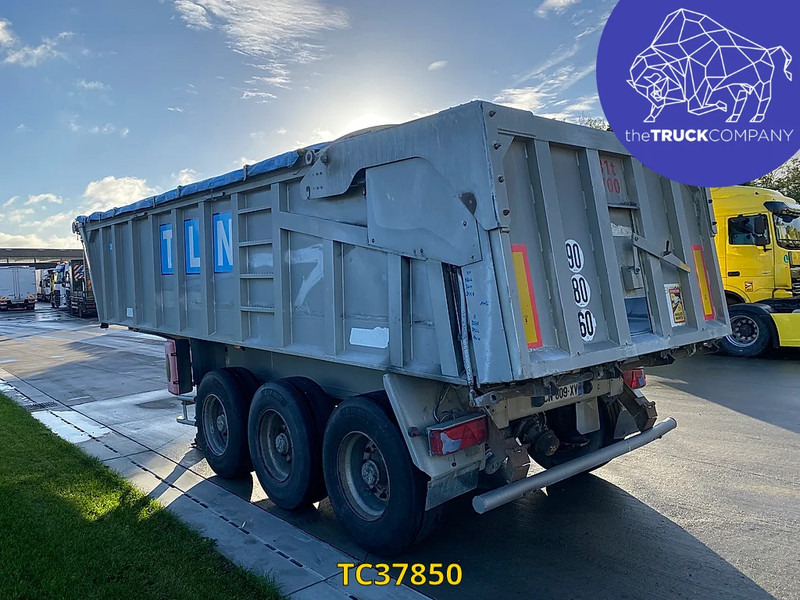 Benalu - Félpótkocsi billenőplatós: 1 kép. Benalu - Félpótkocsi billenőplatós: 1 kép.