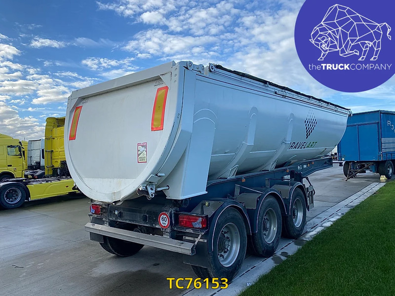 Benalu - Félpótkocsi billenőplatós: 4 kép. Benalu - Félpótkocsi billenőplatós: 4 kép.