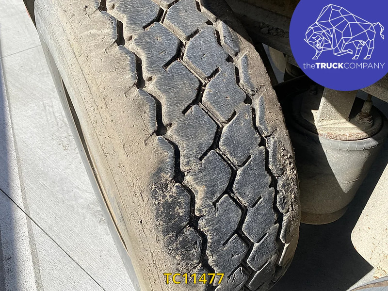Benalu TP ALUMINIUM 28 M3 - Félpótkocsi billenőplatós: 4 kép. Benalu TP ALUMINIUM 28 M3 - Félpótkocsi billenőplatós: 4 kép.