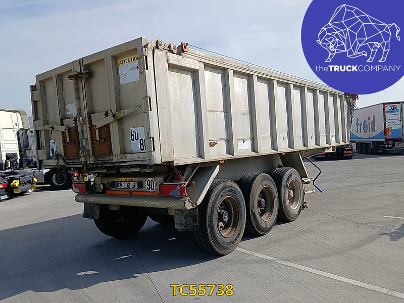 Benalu TP ALUMINIUM 28 M3 - Félpótkocsi billenőplatós: 2 kép. Benalu TP ALUMINIUM 28 M3 - Félpótkocsi billenőplatós: 2 kép.