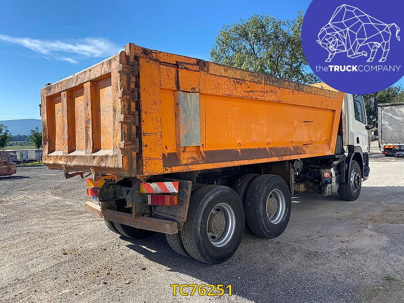 DAF CF 360 - Platós teherautó: 2 kép. DAF CF 360 - Platós teherautó: 2 kép.