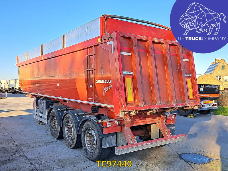 DAF GRANALU kipper - Félpótkocsi billenőplatós: 4 kép. DAF GRANALU kipper - Félpótkocsi billenőplatós: 4 kép.